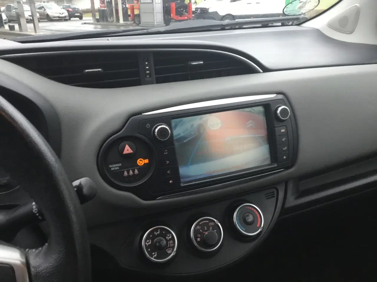 Billede 6 - Toyota yaris 1.3 benzin træk sædevarme bakkamera 