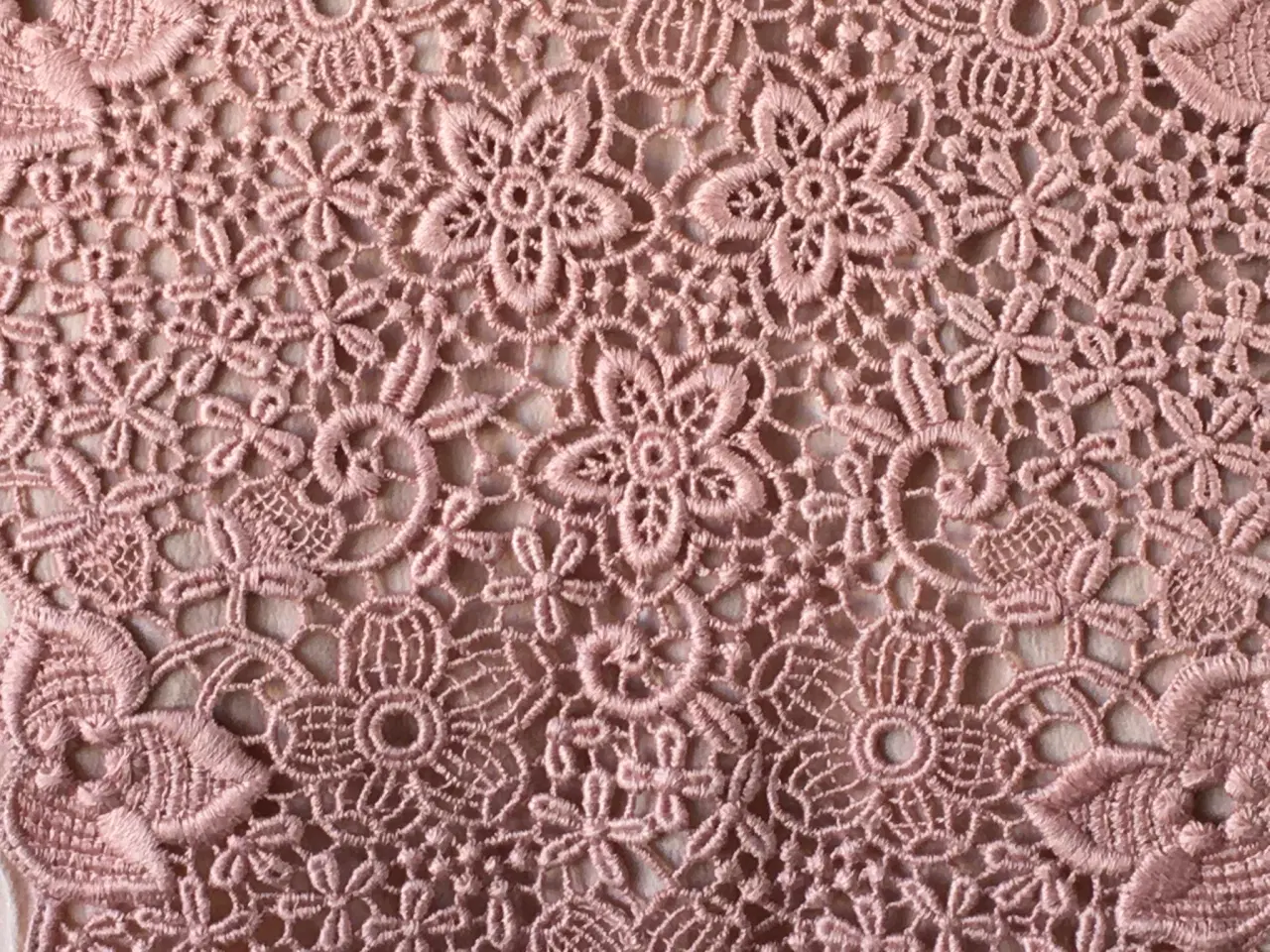 Billede 3 - Burberry, silkebluse, str 36