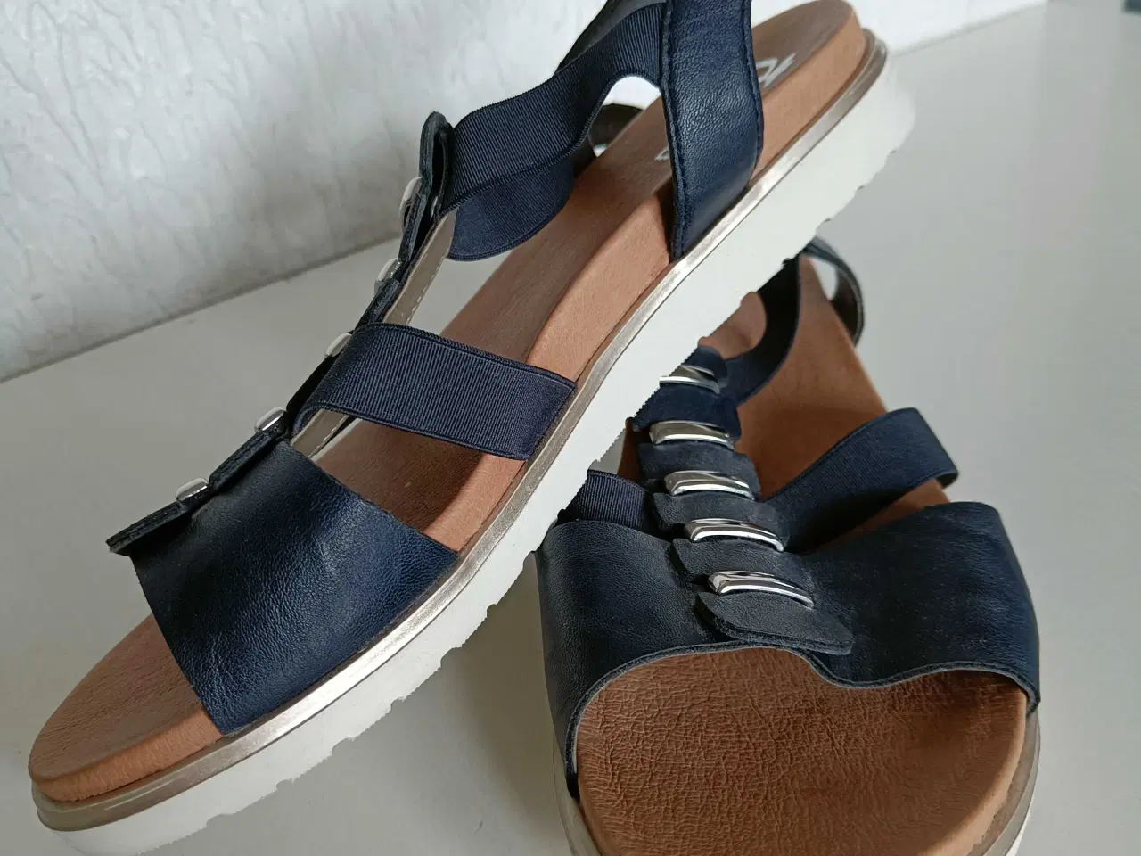 Billede 8 - Rieker sort læder sandaler 42str 