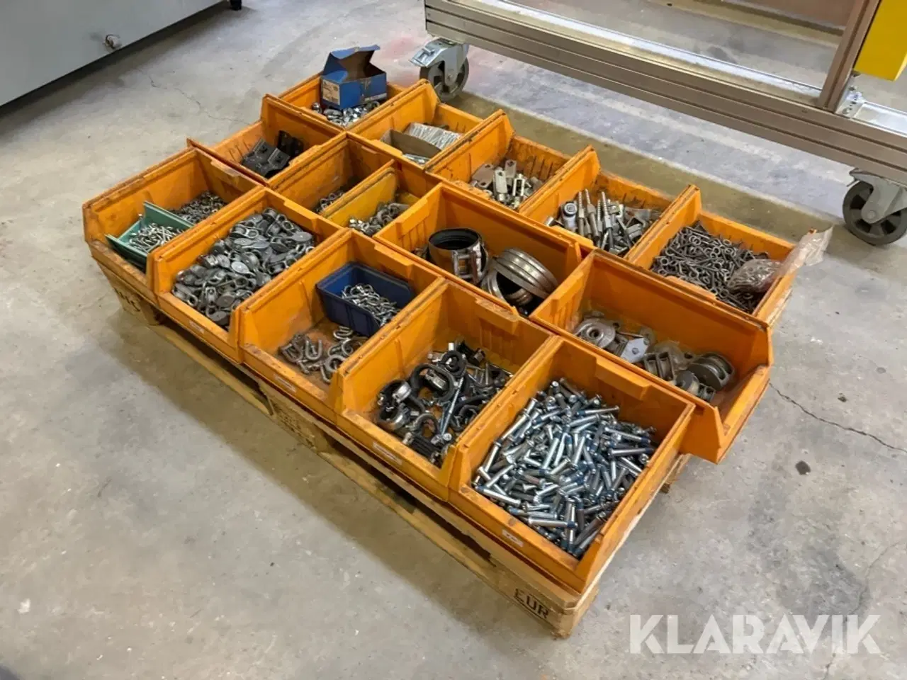 Billede 1 - Diverse grej i gule kasser