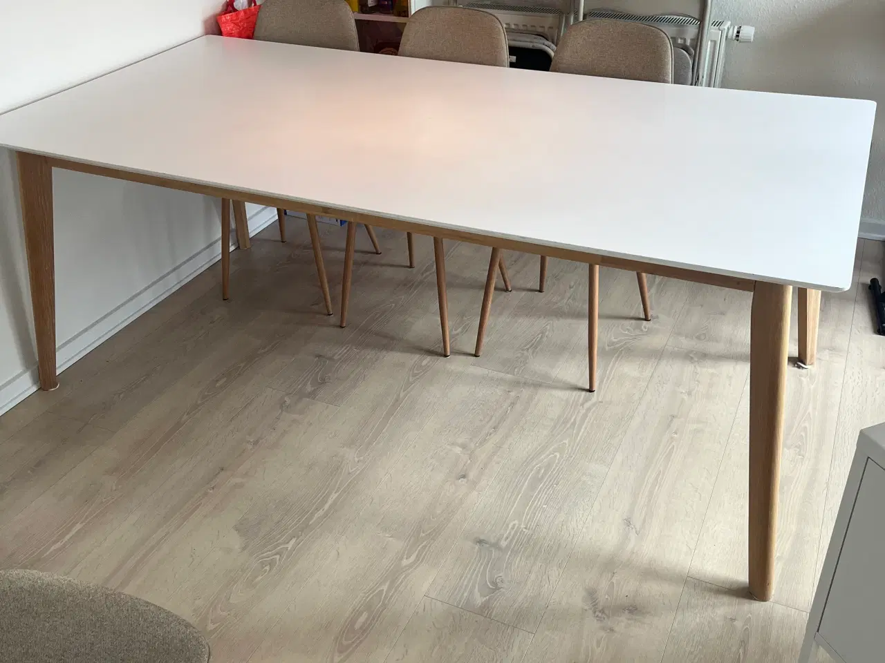 Billede 1 - Spisebord 200x100 inkl. 2x45cm tillægsplader