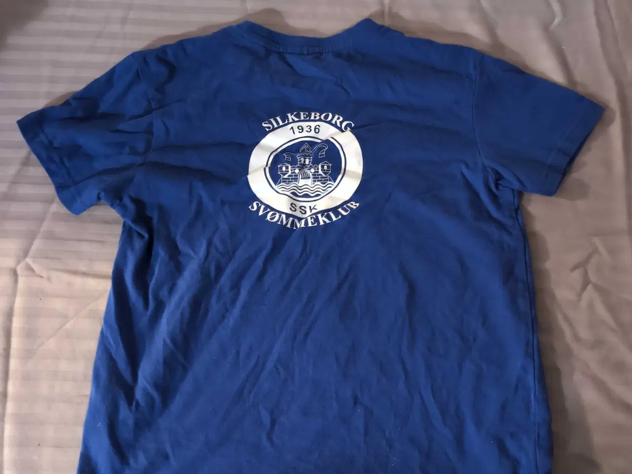 Billede 3 - Clique blå t-shirt, størrelse 130/140