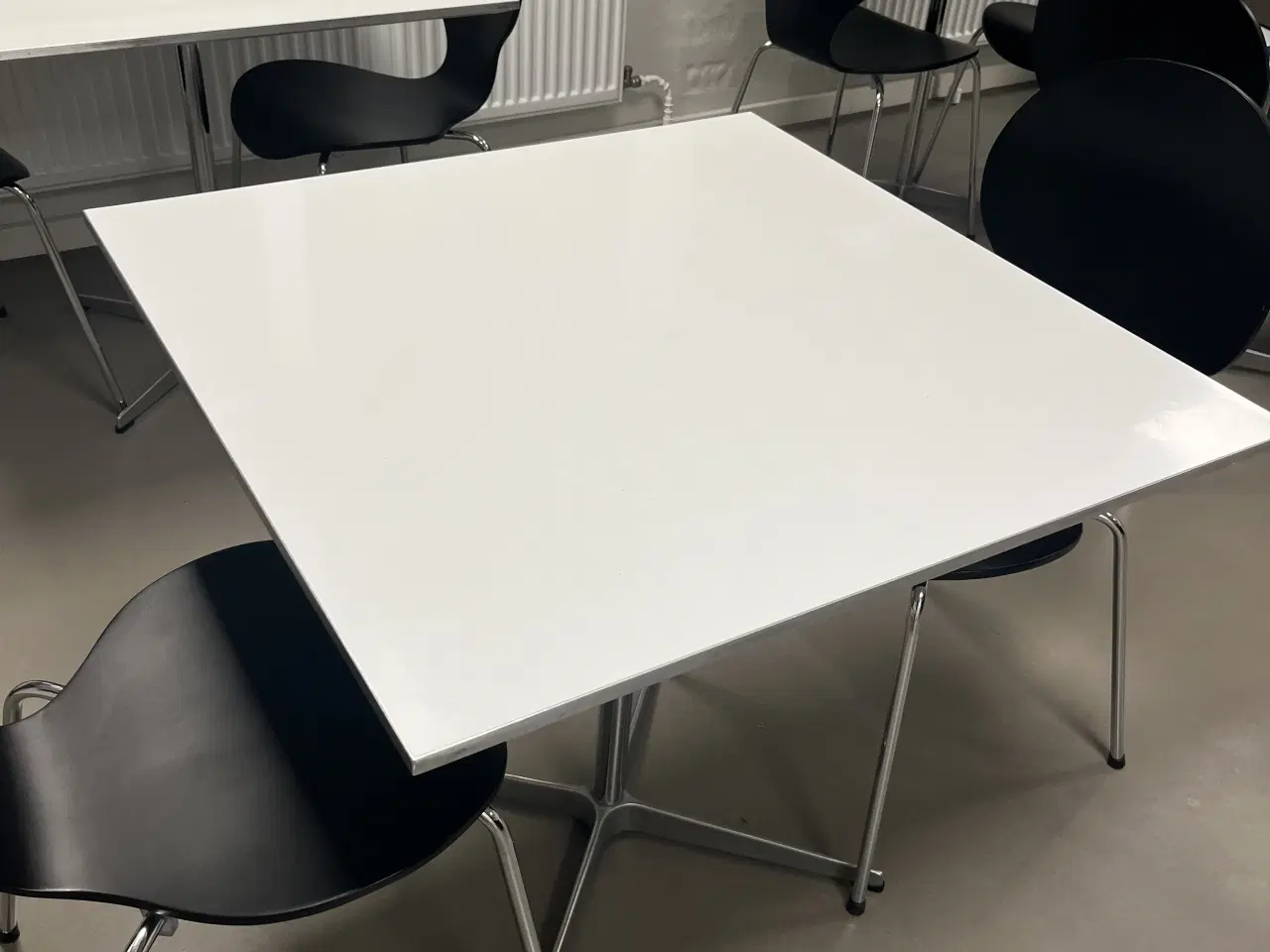 Billede 2 - Fritz Hansen kantinebord 