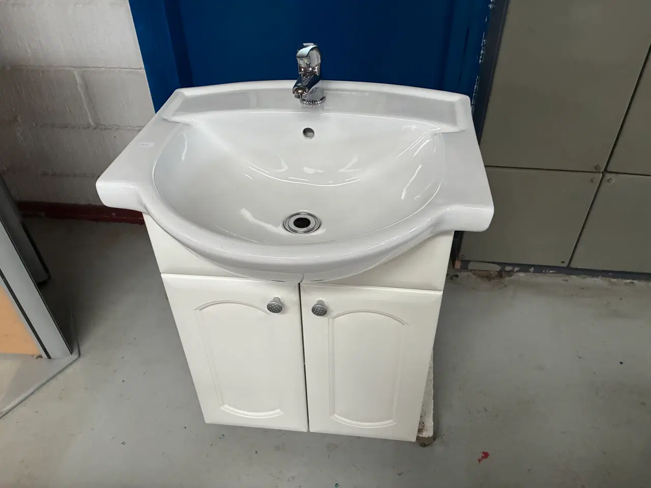 Billede 4 - Bad møbel