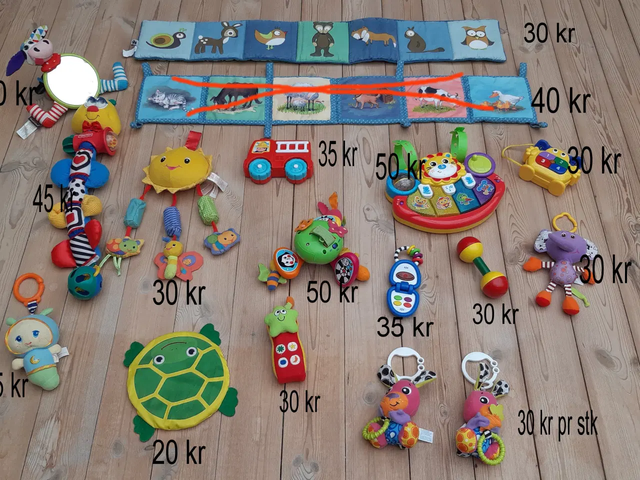 Billede 6 - Lamaze tæppe og drejestol - og babylegetøj