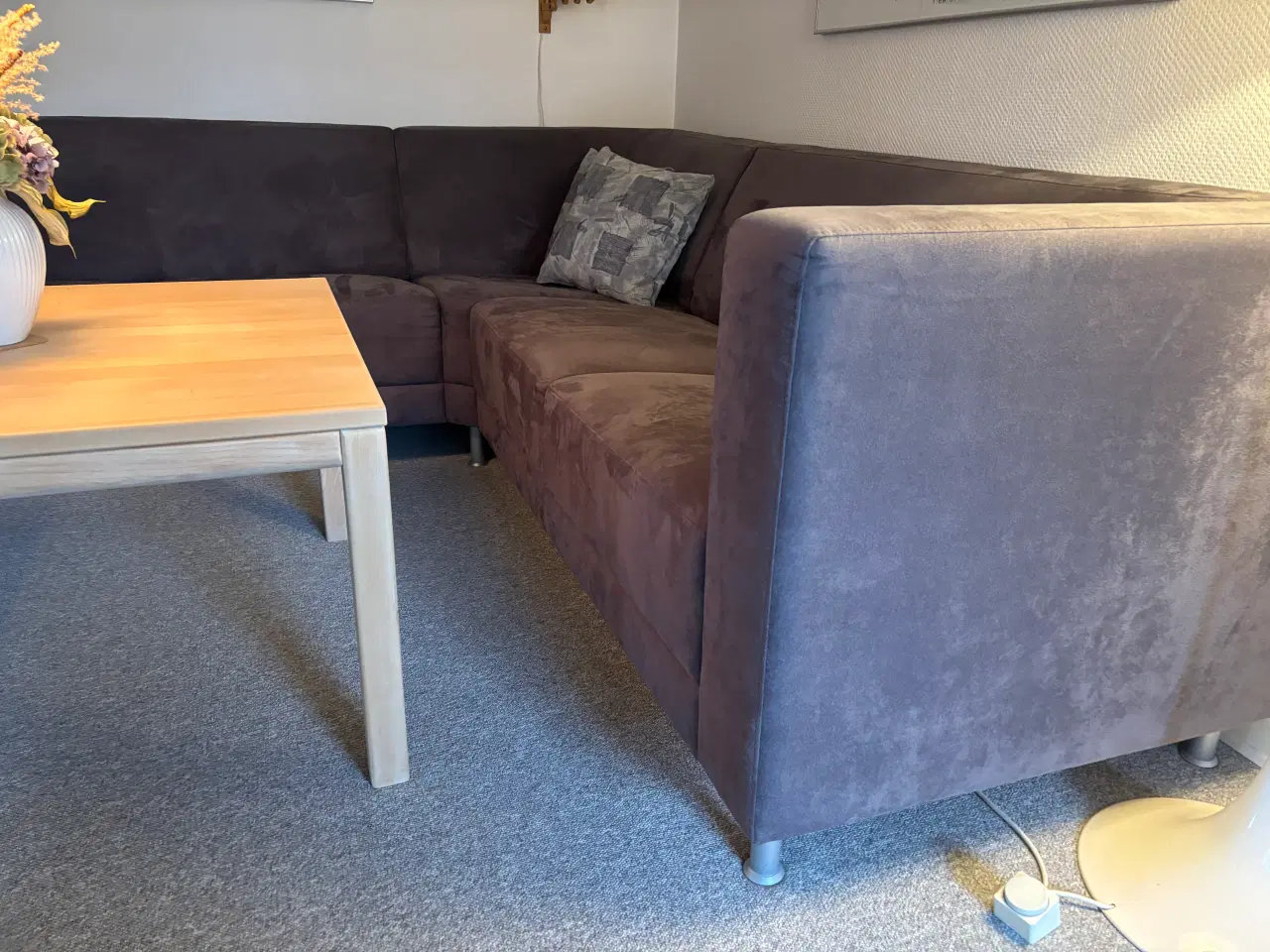Billede 2 - Hjørnesofa + sofabord