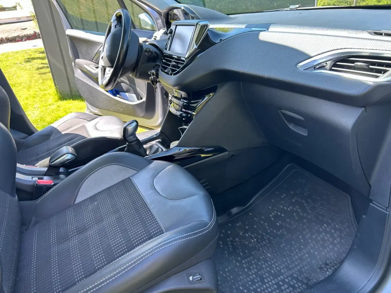 Billede 9 - Peugeot 2008 1,6 BlueHDi 100 Allure Sky