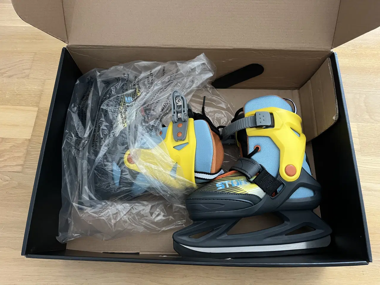 Billede 1 - Story Skøjter 