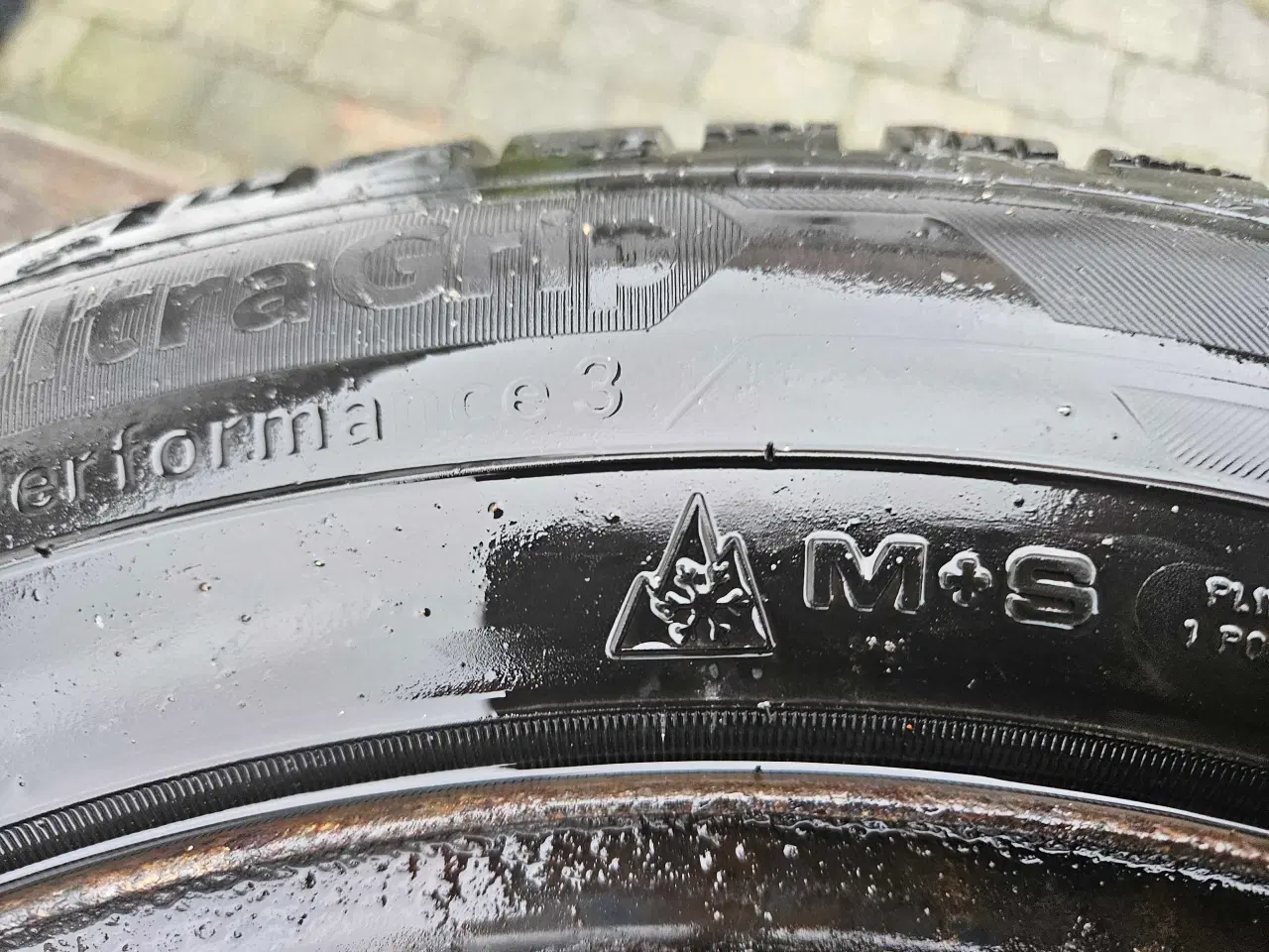 Billede 1 - Goodyear vinterdæk 205/60 R16 UltraGrip Performanc