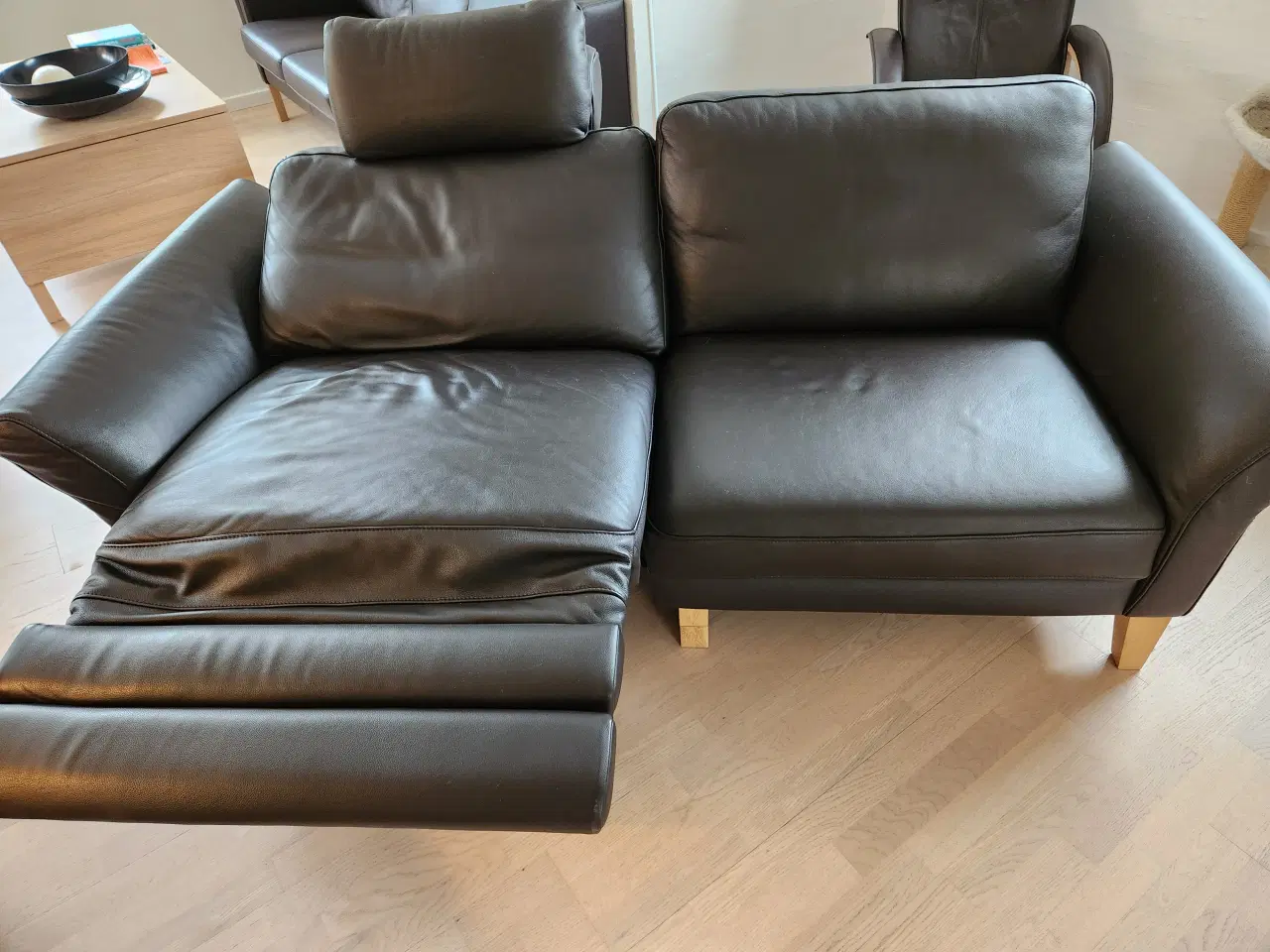 Billede 3 - Lædersofa med fodskammel 
