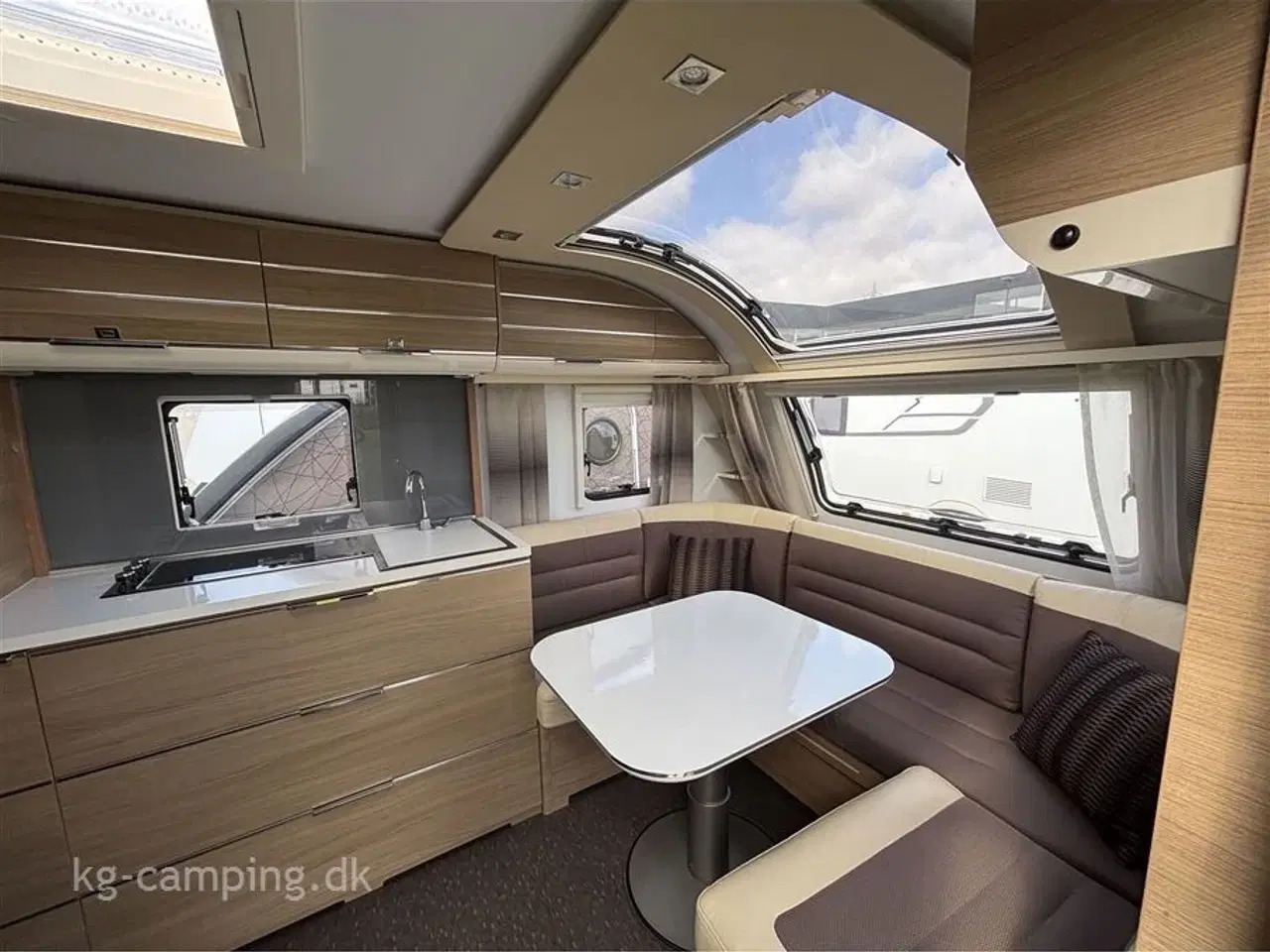 Billede 4 - 2016 - Adria Adora 522 UP ALDE   Centralvarme, Mover, Aircon og Isabella Sun Shine Plus.