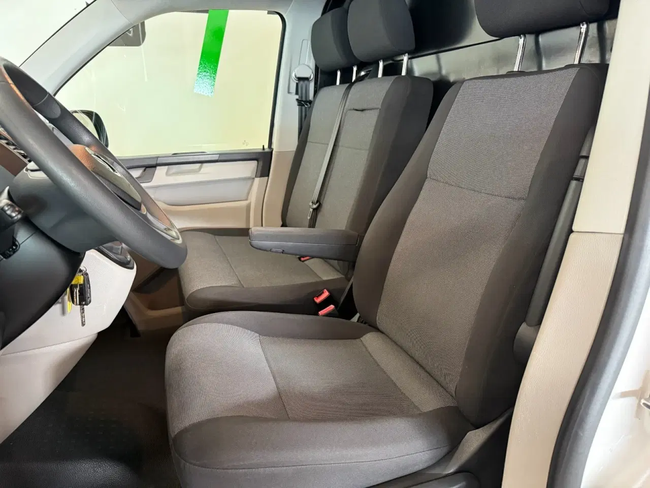 Billede 13 - VW Transporter 2,0 TDi 102 Kassevogn kort