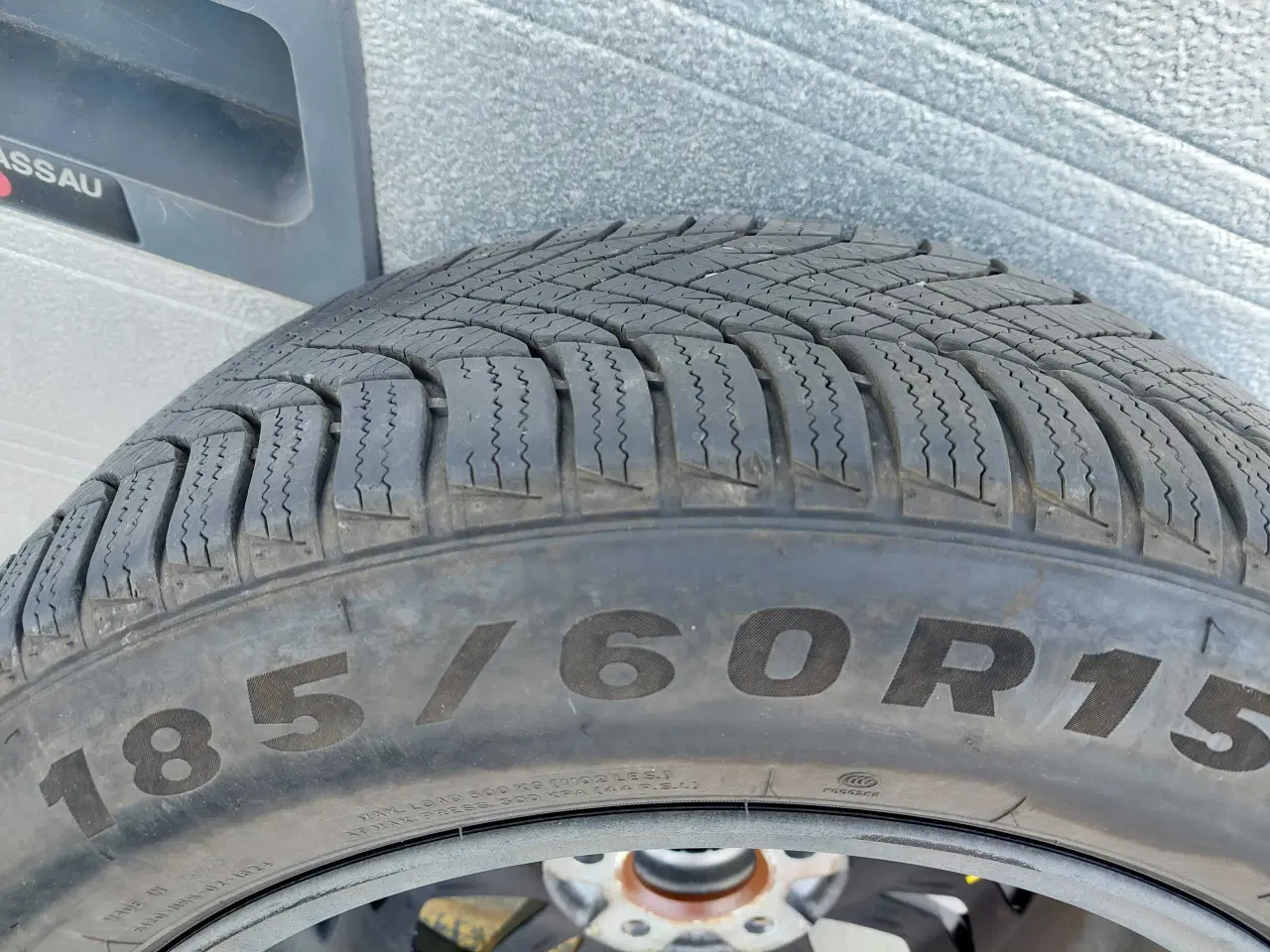 Billede 2 - Fine vinter Alufælge med vinterdæk. 