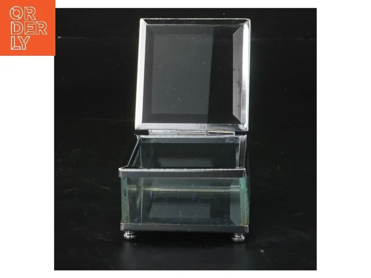 Billede 1 - Glas smykkeæske (str. 6x6x3,5 cm)