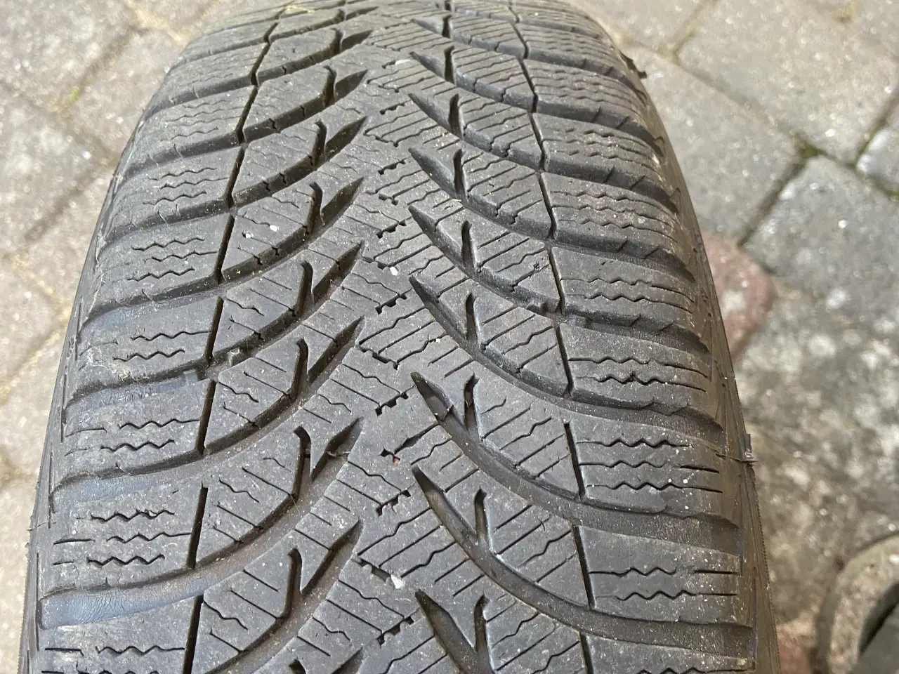 Billede 2 - 4 Michelin vinterdæk på stålfælge 185/65R 15