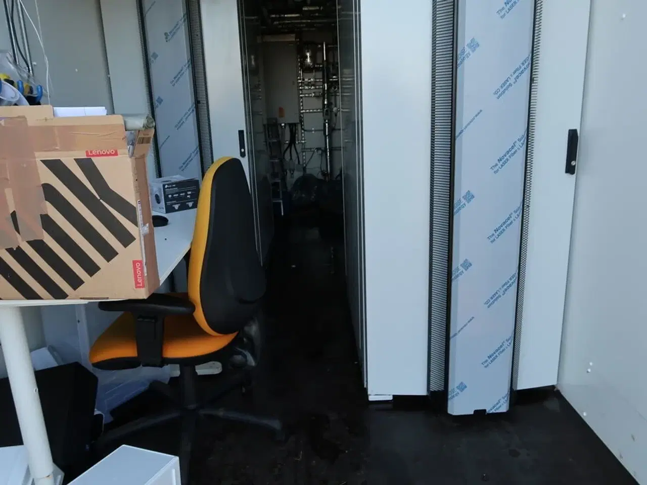 Billede 68 - 20 fods isolering container indrettet som testcenter af overskudsvarme (læs beskrivelse)