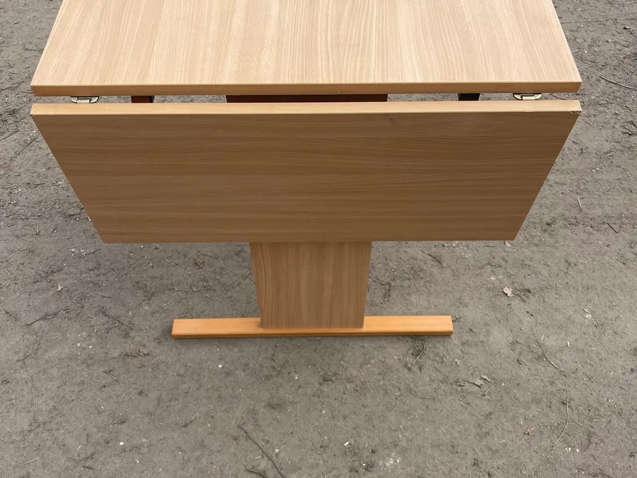 Billede 2 - PÆNT SPISEBORD MED SMART KLAP