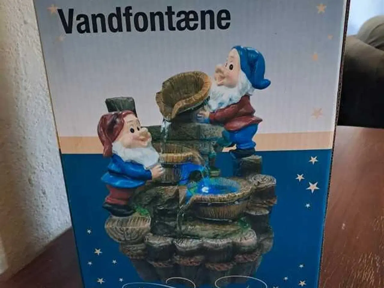 Billede 1 - Vandfontæne med nisser og LED-lys