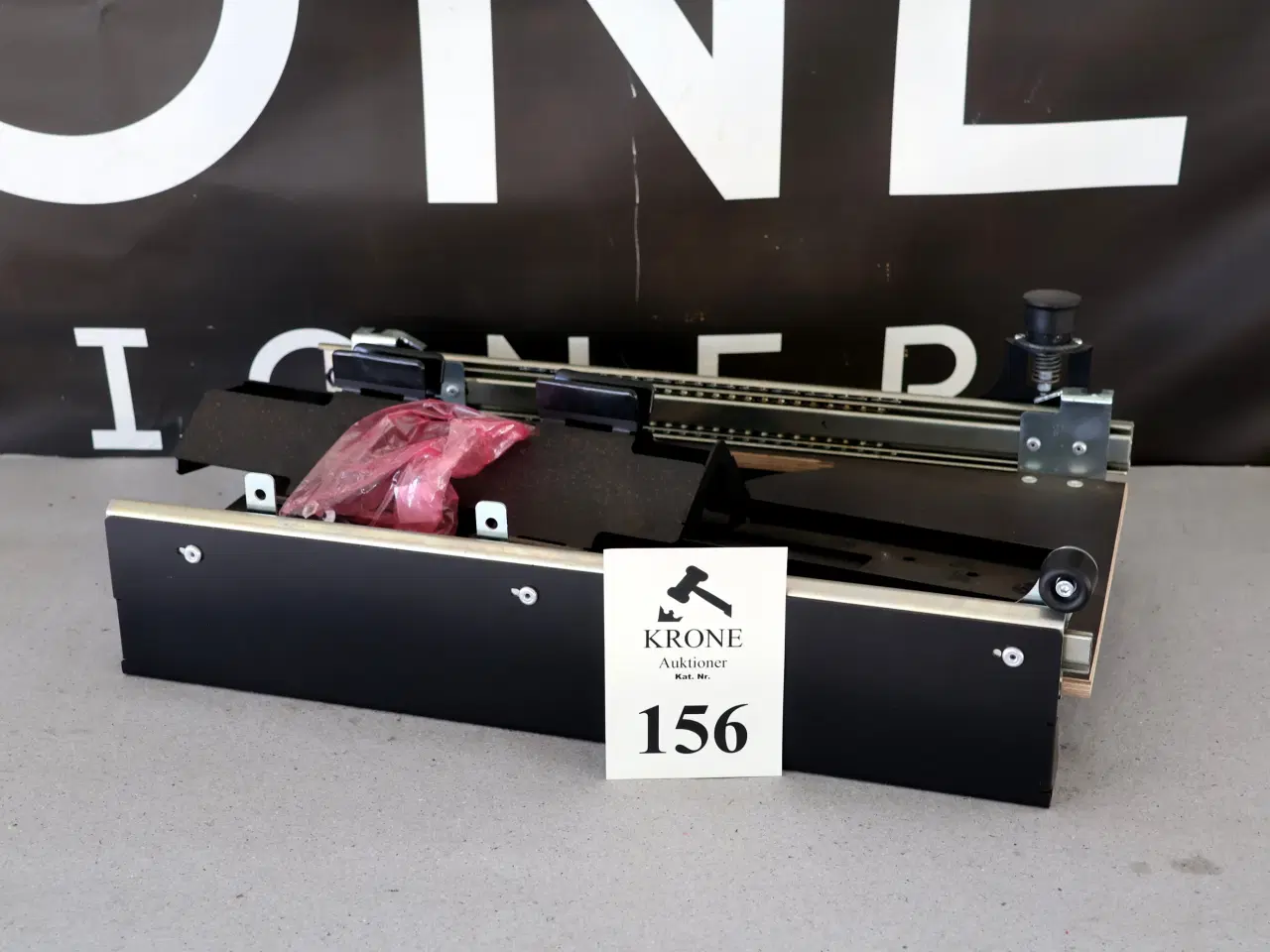 Billede 1 - Gasflaske-holder m/skinneudtræk til 2 flasker