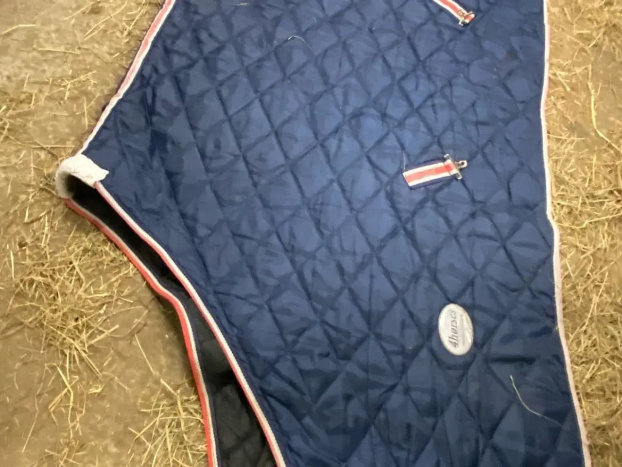 Billede 2 - Stald dækken str 145 100g