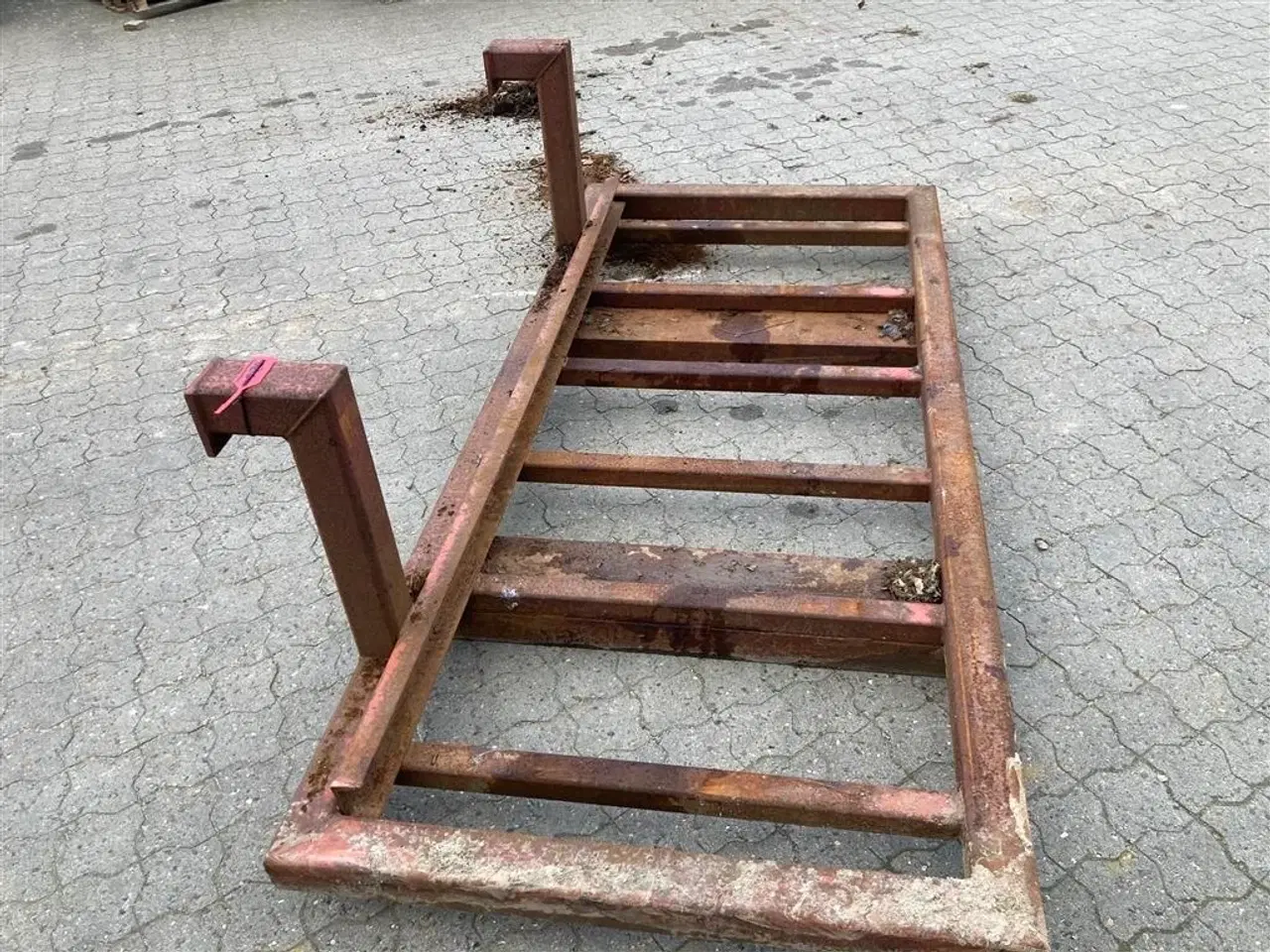 Billede 3 - - - - Skovlstativ bredde 220 og 100 cm dybde