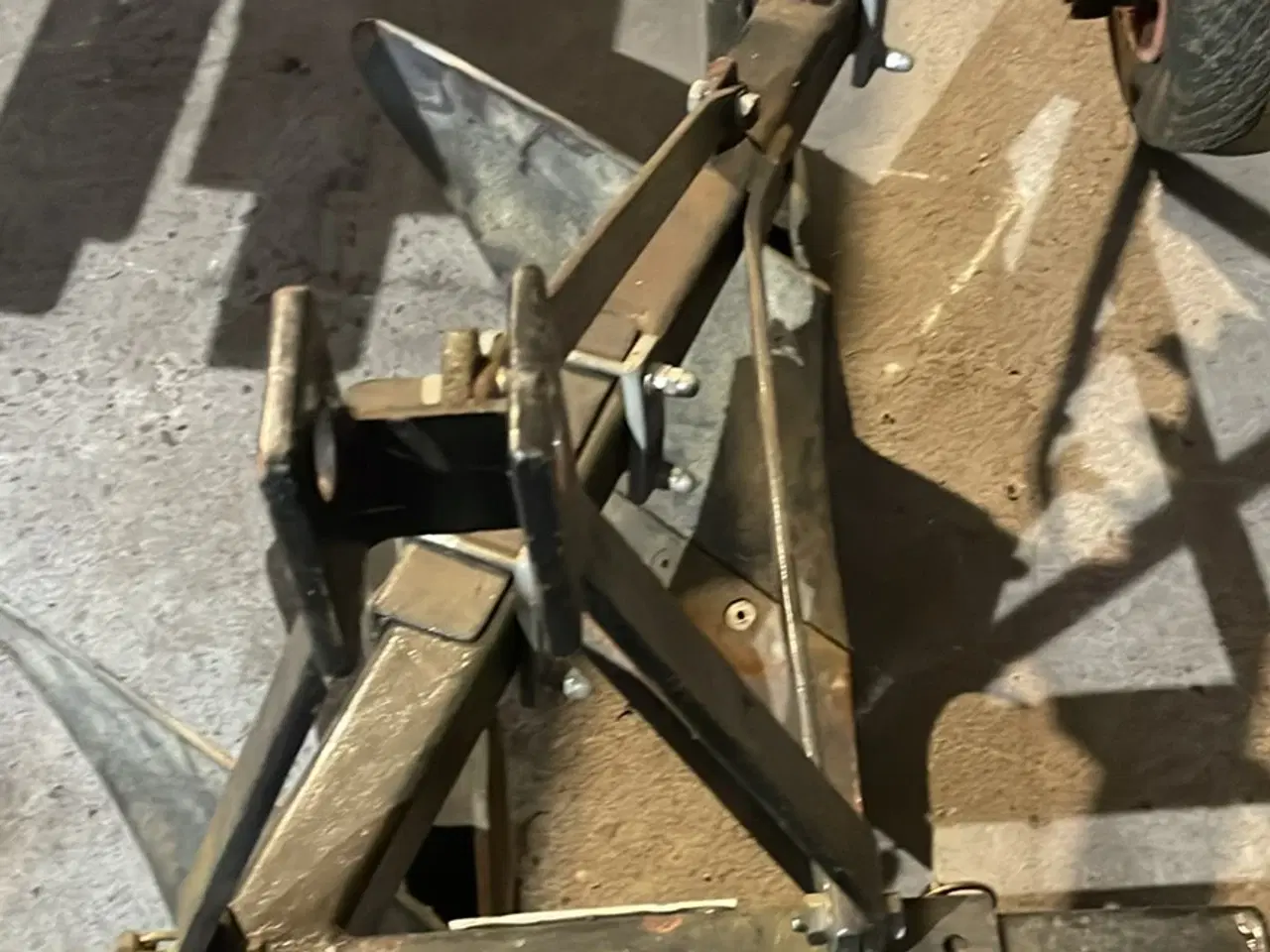 Billede 2 - Plov til lille traktor 