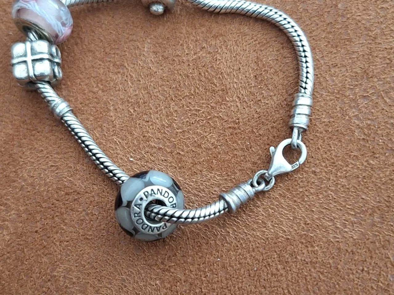 Billede 2 - Pandora armbånd 