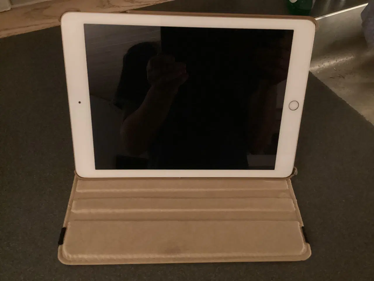 Billede 3 - iPad 5, 32 GB, God stand