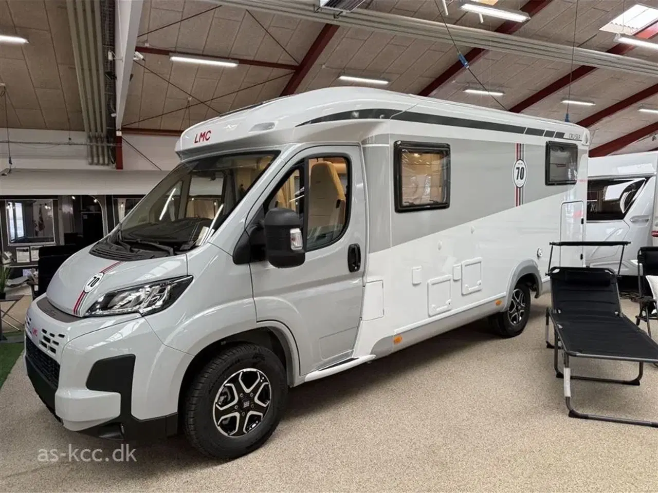 Billede 5 - 2025 - LMC Cruiser V646 LMC Cruiser V646 70års jubilæums med 2 enkelt senge og Automatgear.