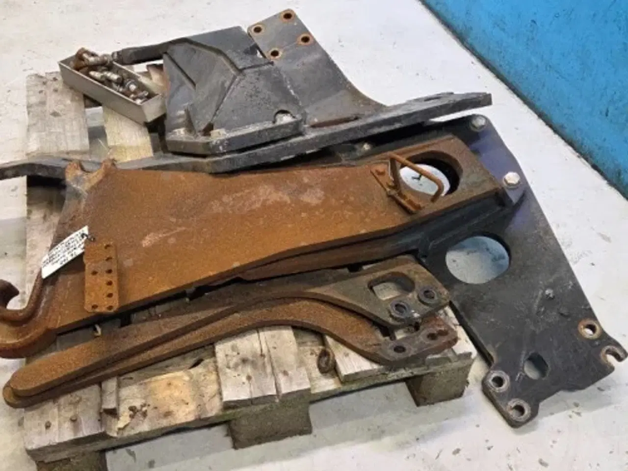 Billede 11 - New Holland T6 Frontlæsse Beslag 47714850