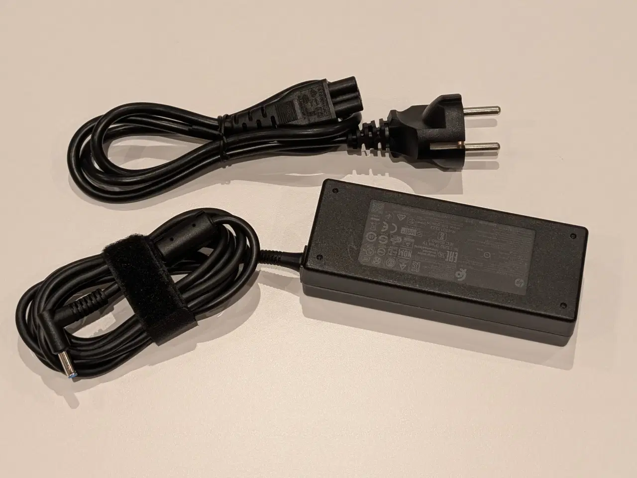 Billede 1 - HP 90W Strømforsyning / Oplader.