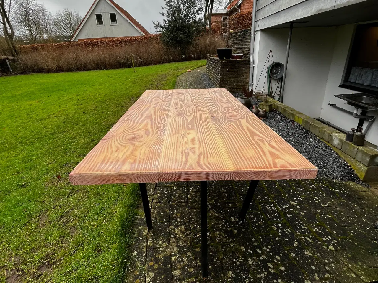 Billede 2 - Plankebord lavet af godt håndværk 