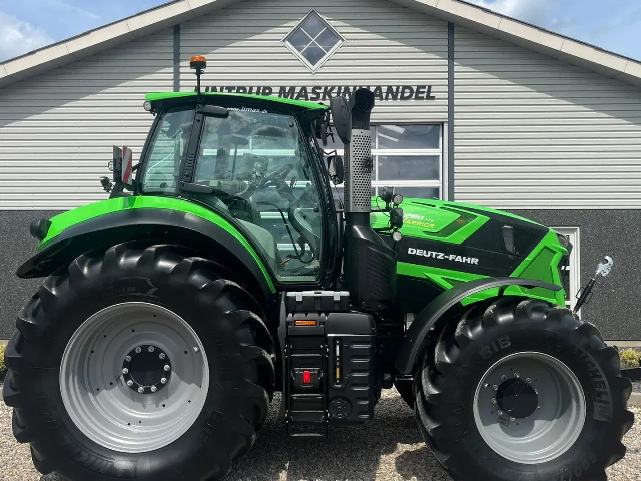 Billede 11 - Deutz-Fahr Agrotron 8280 TTV Stage V Warrior med fuld affjedring og evt. GPS