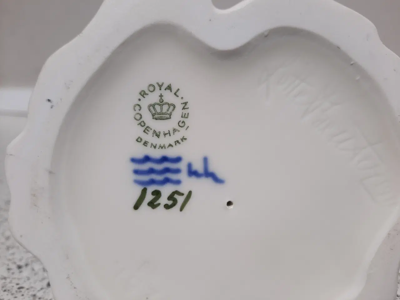 Billede 3 - Porcelænsfigur Amagerpigen 1251