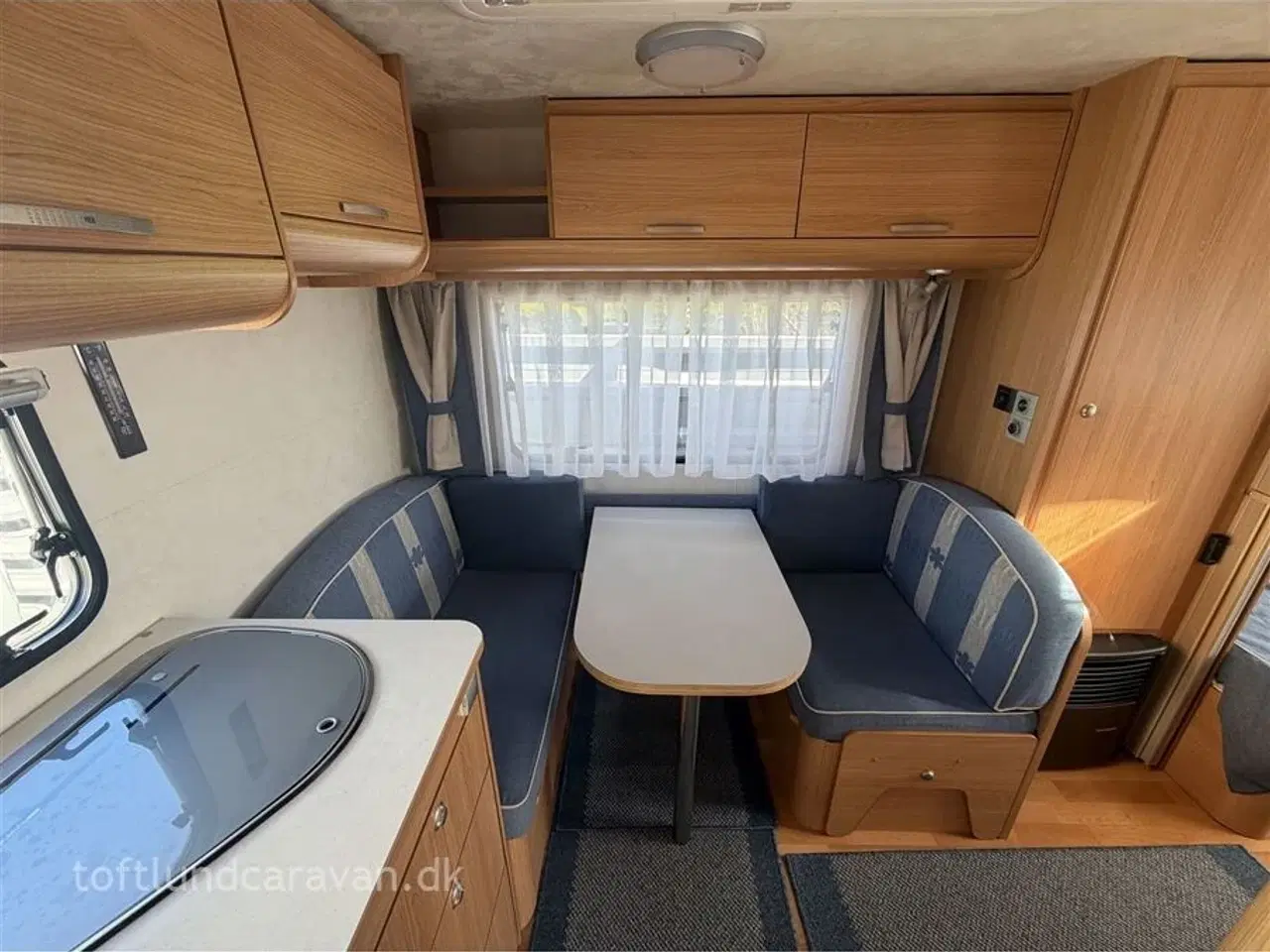 Billede 4 - 2012 - Adria Altea 462 LS   LAV VÆGT, Enkeltsenge m/UDTRÆK, m/MOVER FULDAUT.