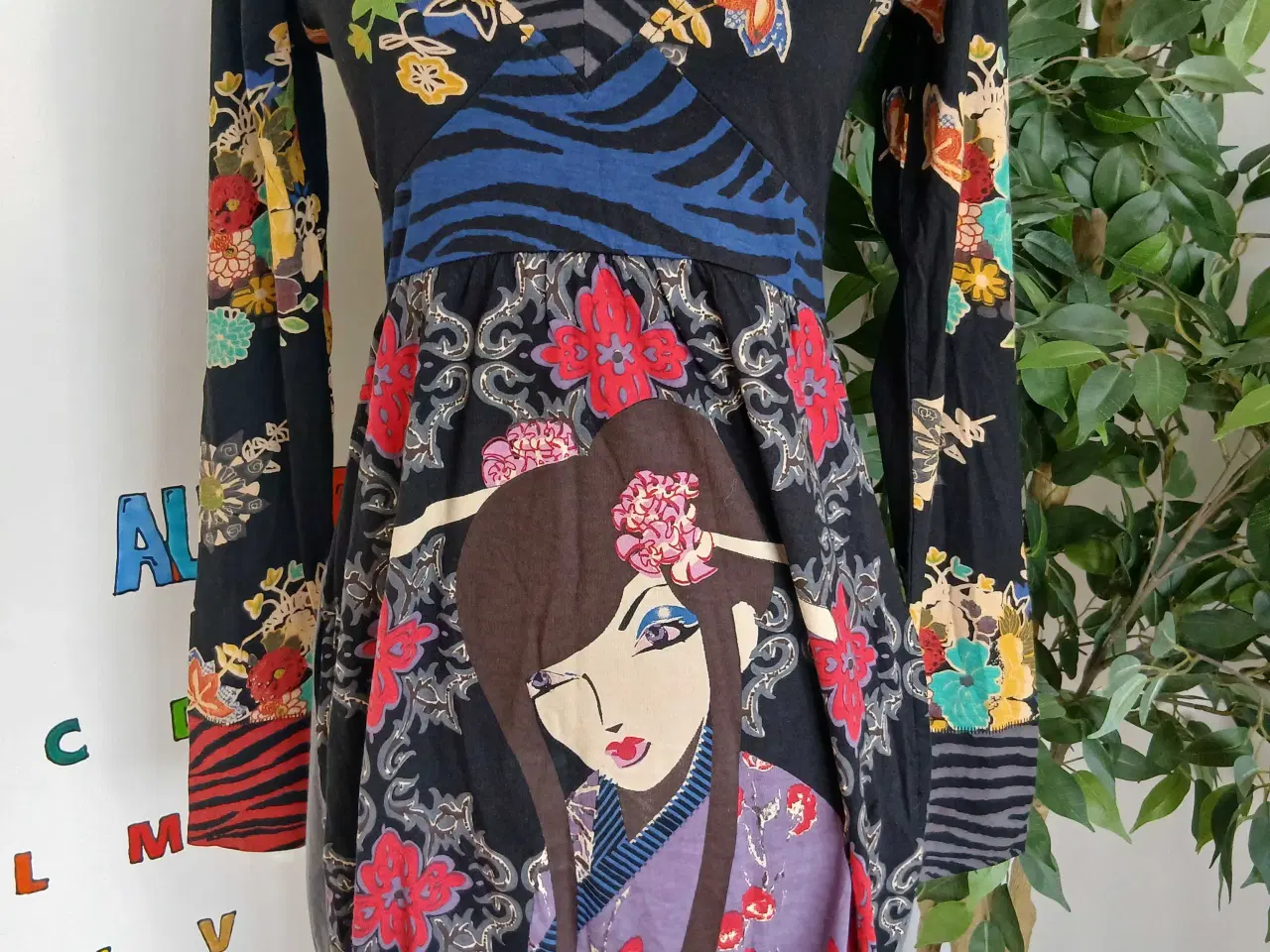 Billede 1 - Kjole. Desigual. Medium/38