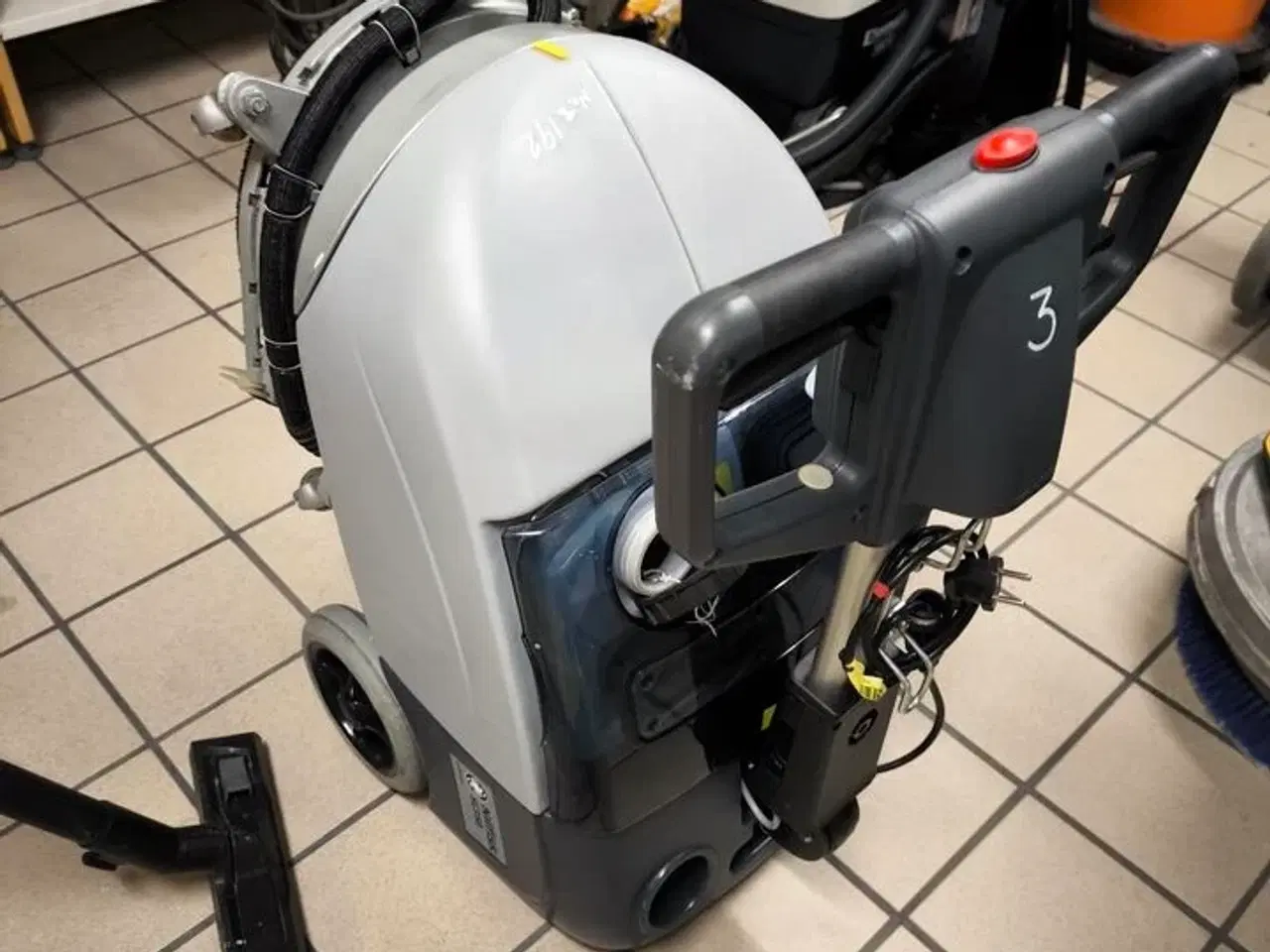 Billede 1 - Gulvvasker NILFISK SC350