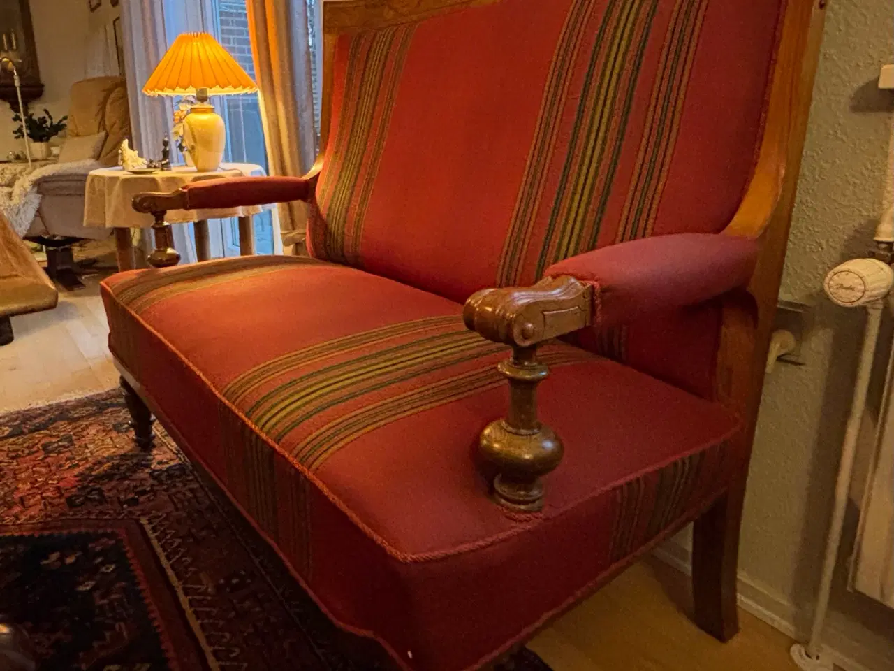 Billede 2 - Antik sofa med flot rød stof.