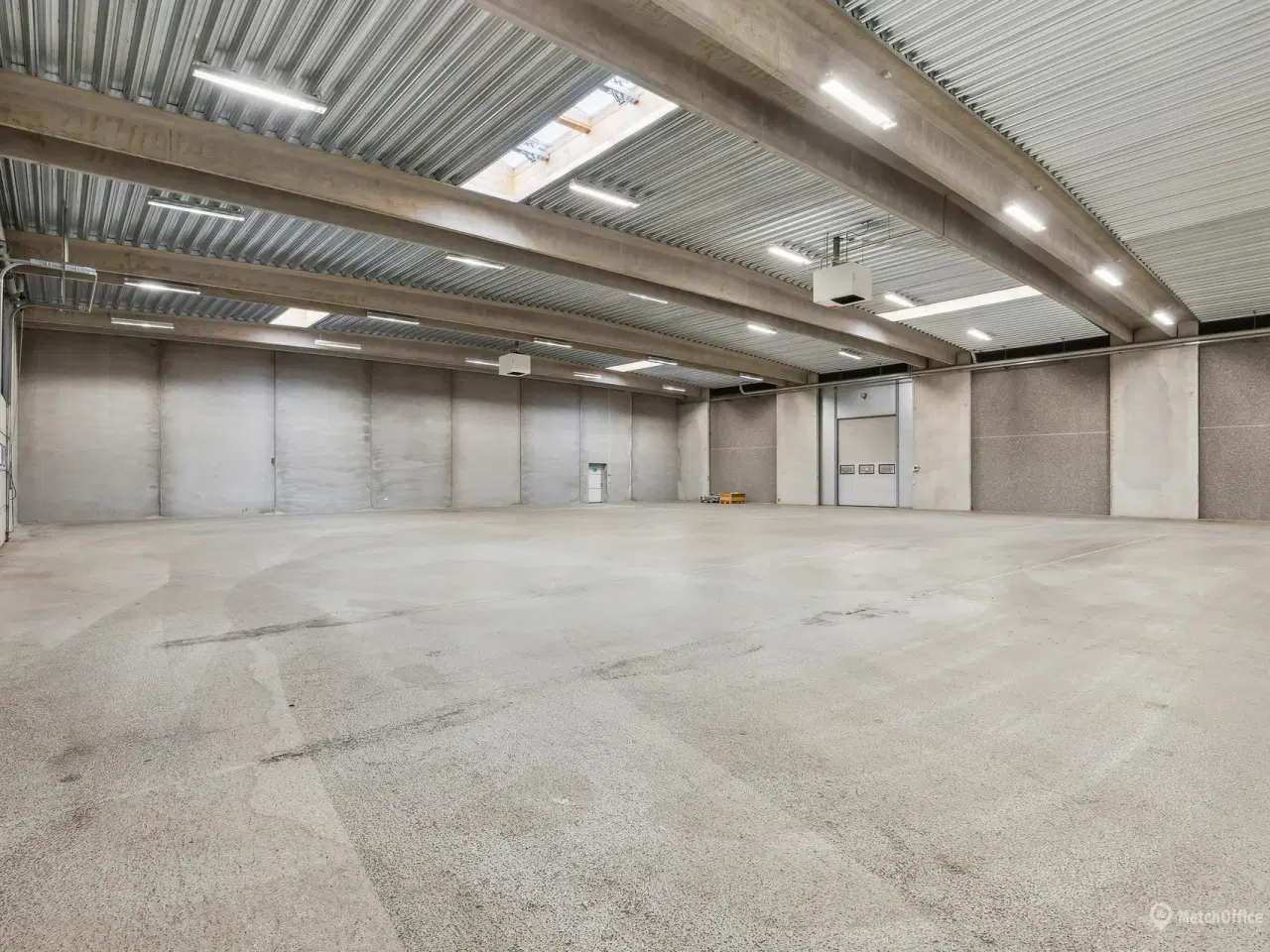 Billede 4 - Lager med rampeport