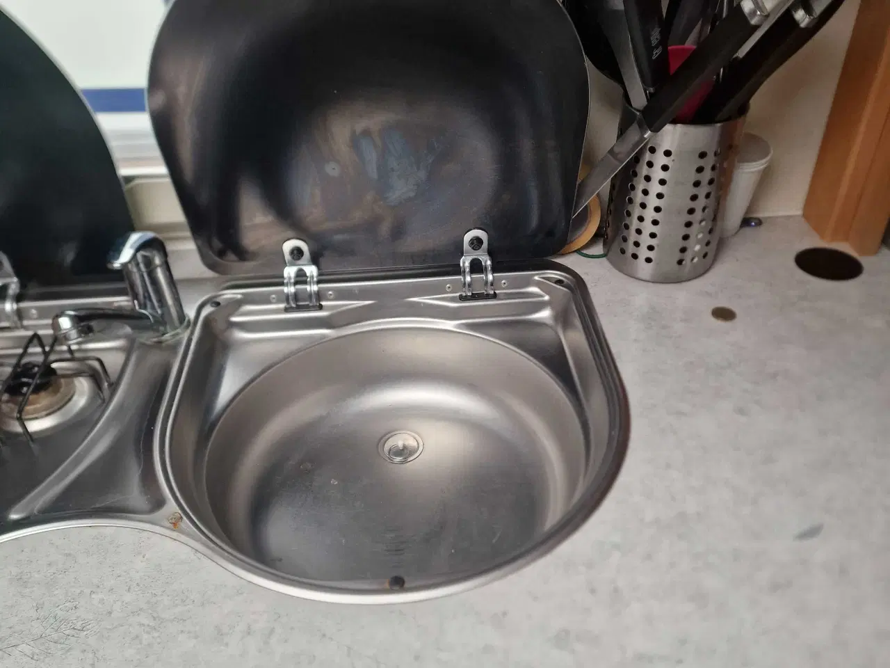 Billede 19 - Køjevogn med fransk seng og sidde gruppe