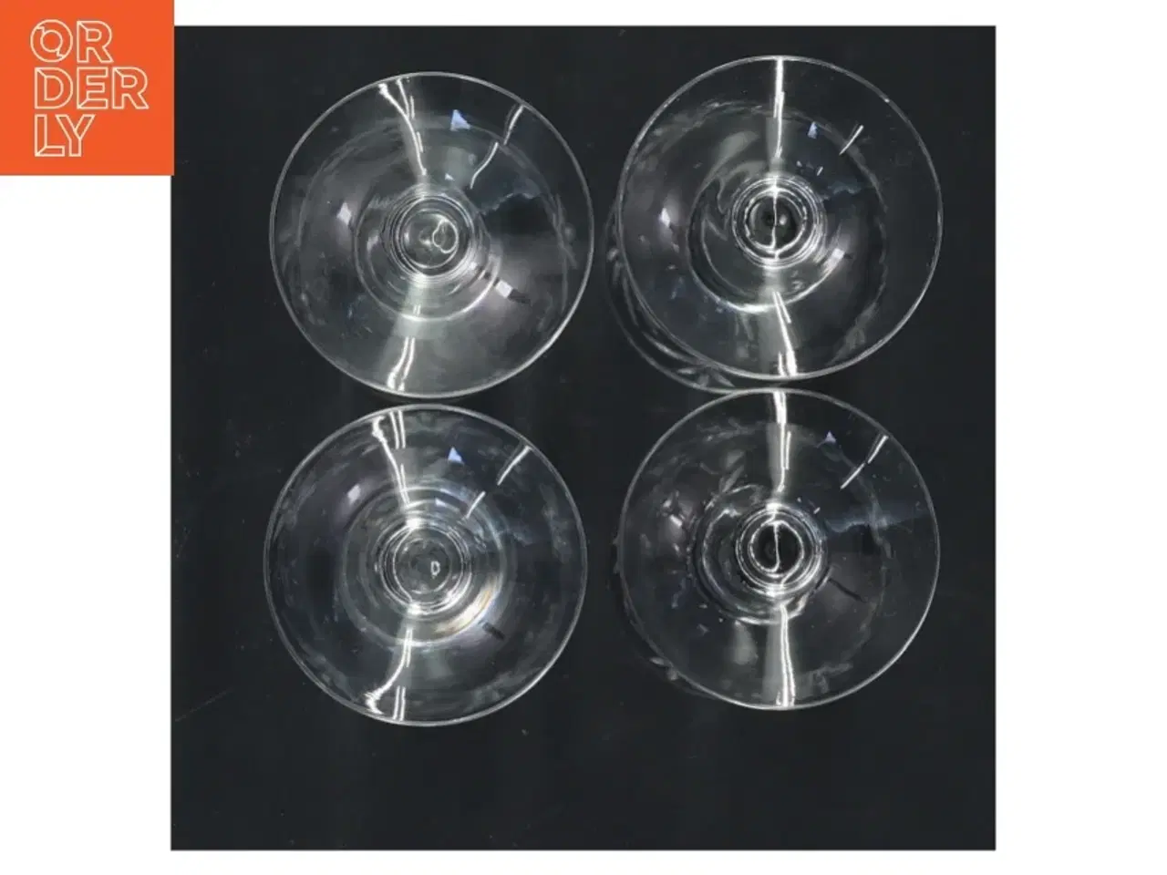 Billede 2 - Sæt med fire krystalglas (str. 10 cm x 4 ø cm)