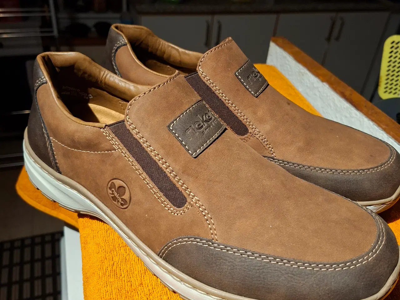 Billede 6 - Sko str 44 sælges. 