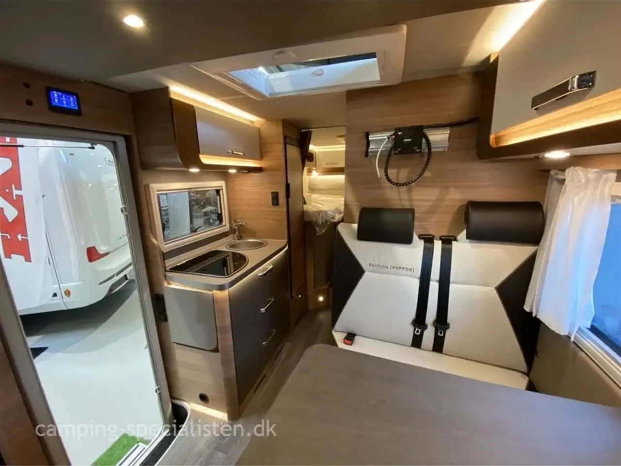 Billede 9 - 2026 - Weinsberg Pepper Edition MEG 640 Mercedes   Weinsberg CaraCompact 640 MEG Edition Pepper MB 2026 - Kan snart ses nu hos Camping-Specialisten.dk
