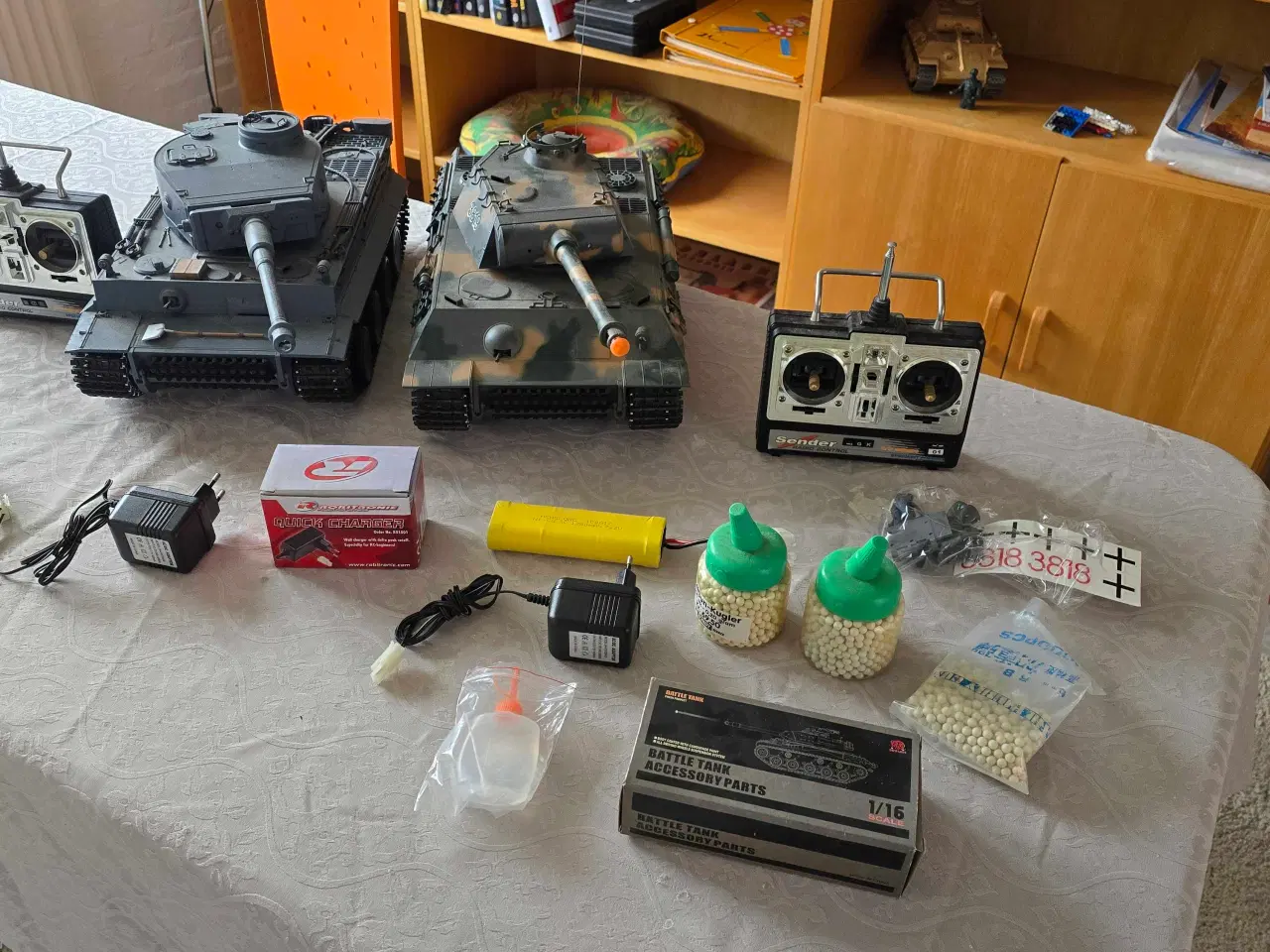 Billede 1 - 2 stk RC kampvogne sælges