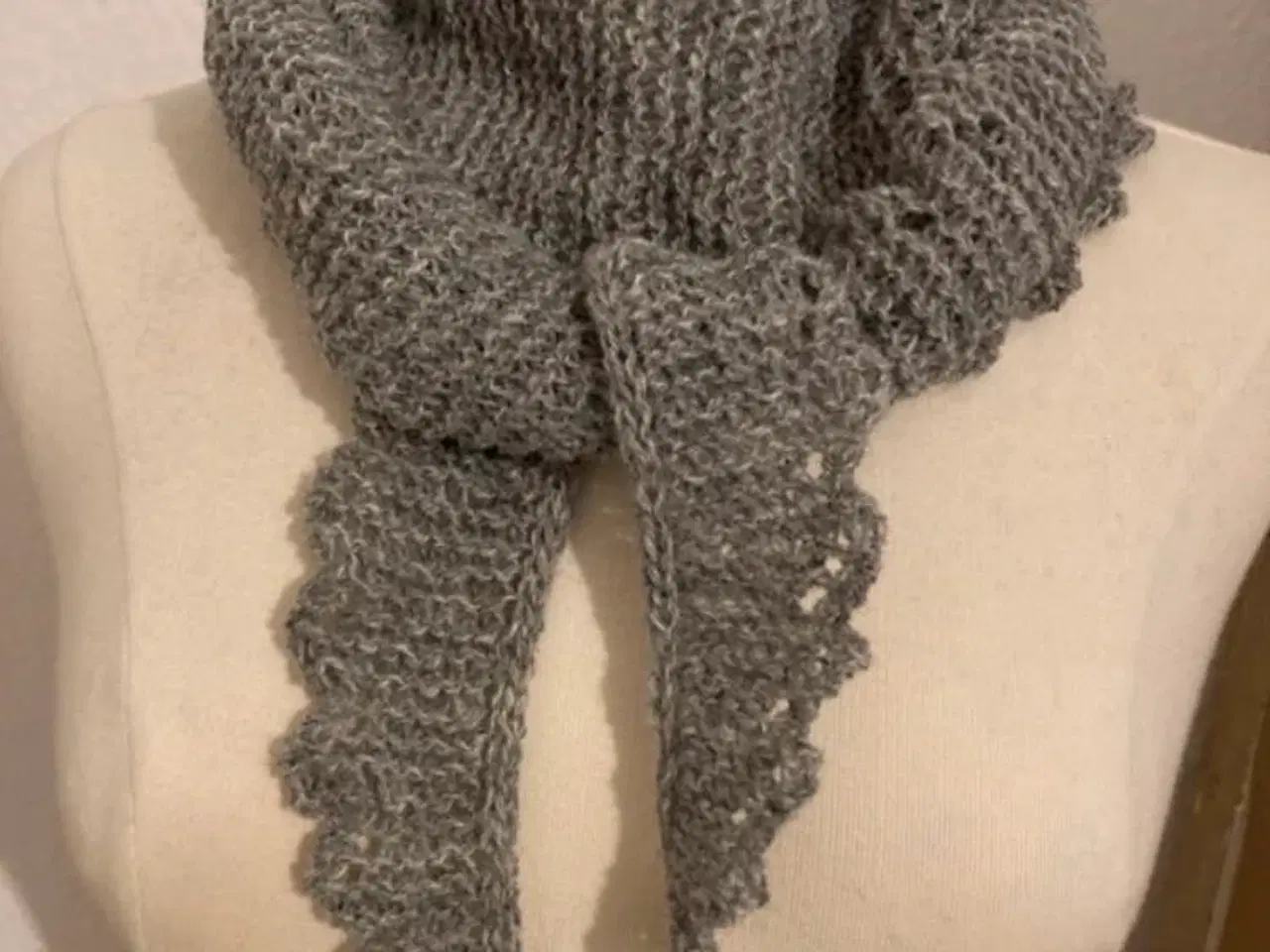 Billede 1 - Strikkede Halstørklæde 