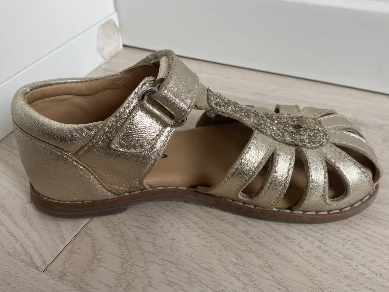Billede 11 - Sandaler i guld 
