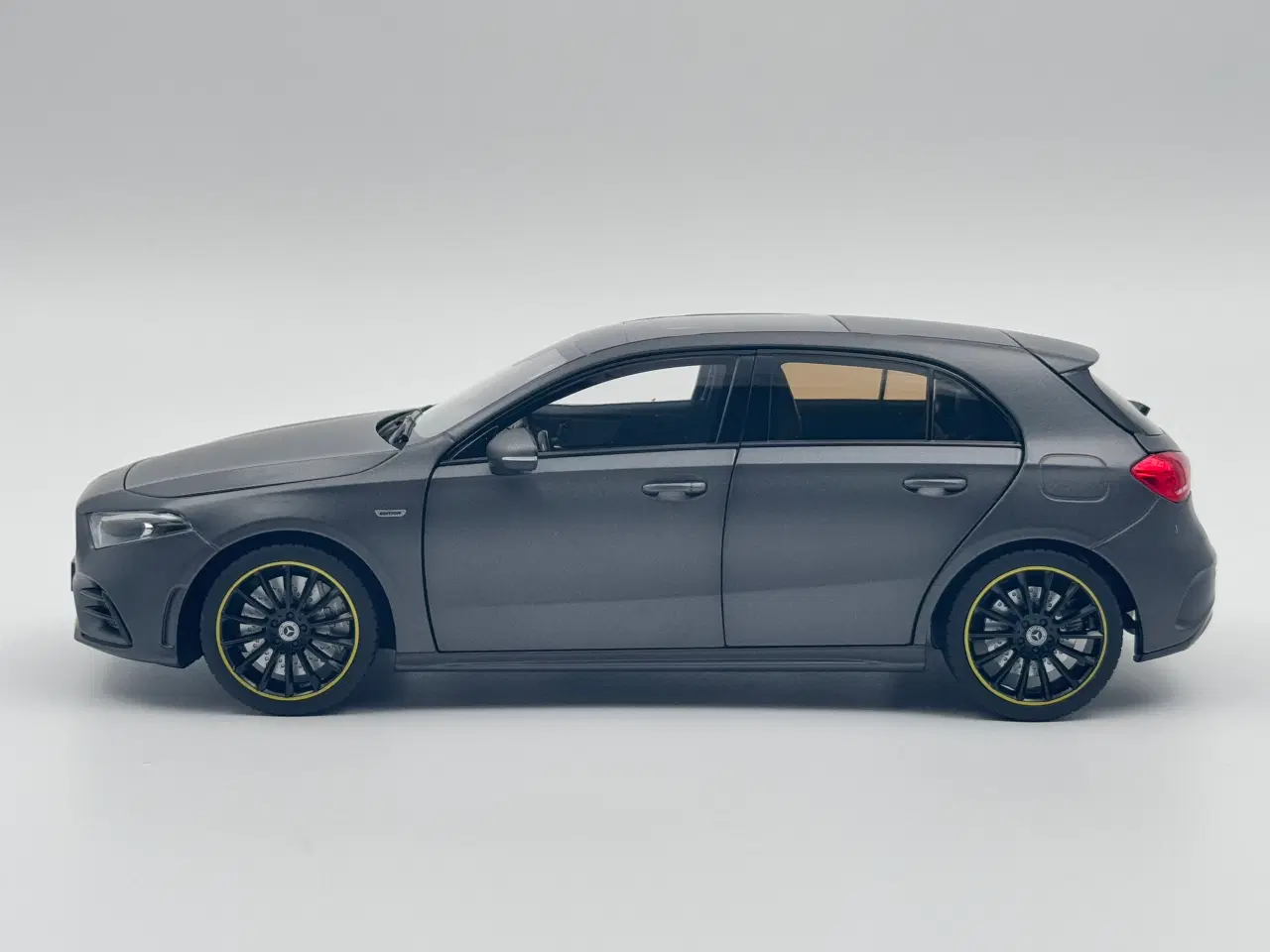 Billede 2 - 2018 Mercedes A-Klasse Edition AMG - 1:18