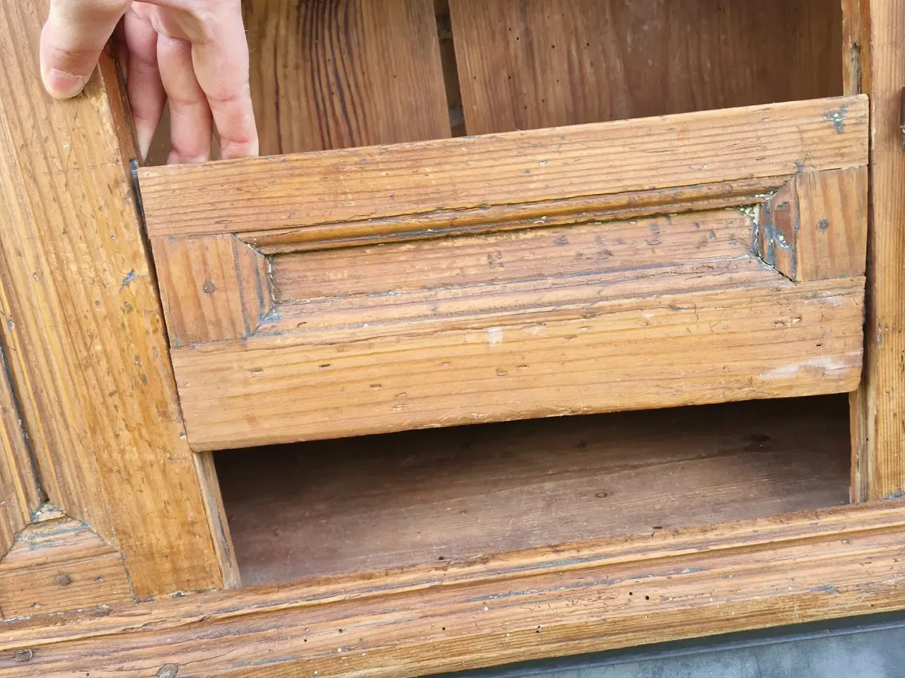 Billede 3 - Flot tobaksskab med hemmeligt rum