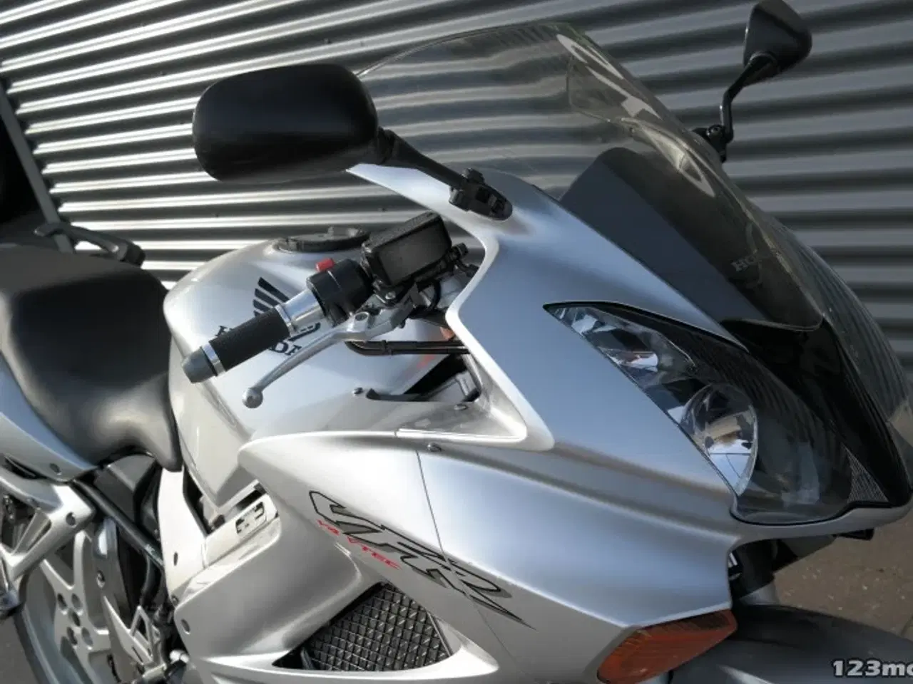 Billede 12 - Honda VFR 800 F MC-SYD       BYTTER GERNE