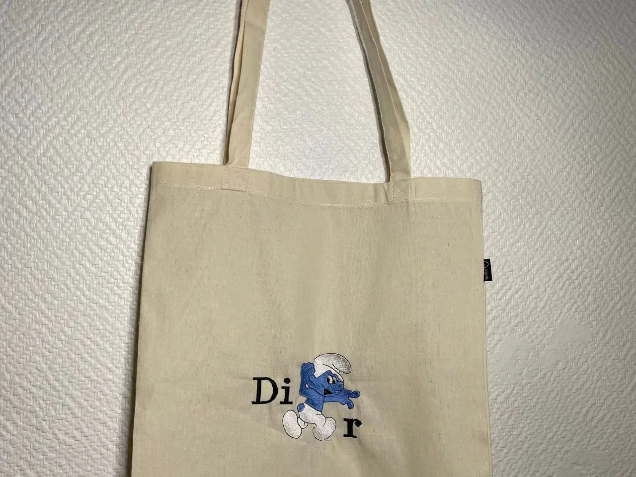 Billede 1 - Økologisk taske, med smølfebroderi med Dior;)